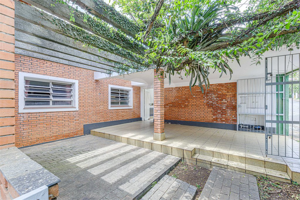 Casa Térrea à venda com 3 quartos, sendo 1 suíte,  em Alto da Boa Vista, São Paulo, SP