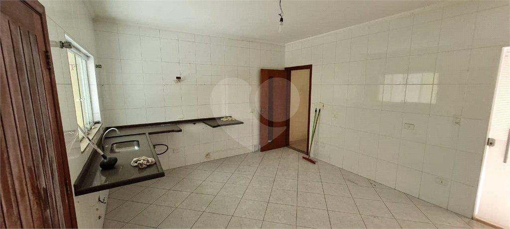 Sobrado a venda no Ipiranga de 220m² com 4 suítes e 2 vagas.Estuda permuta.