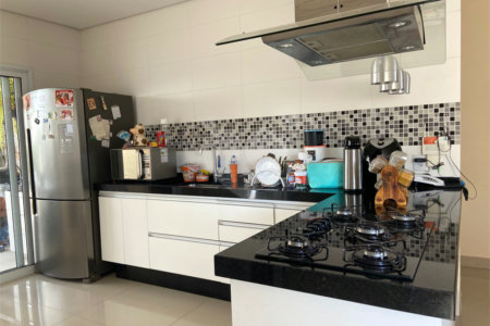 Linda casa Condomínio Santa Isabel I