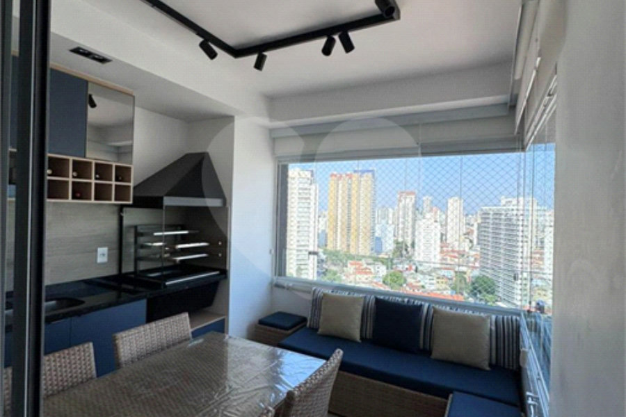 Apartamento á venda de 81m2 no Ipiranga com 2 dorms, 2 suítes, 3 banheiros, 2 vagas. Estuda permuta.