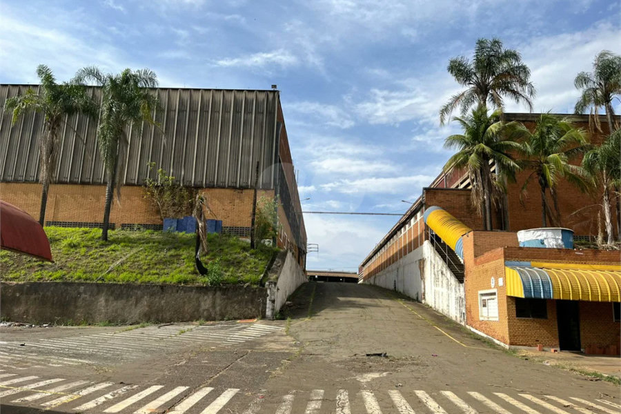 Excelente Galpão comercial para empresas disponível para venda e locação em Piracicaba - SP.