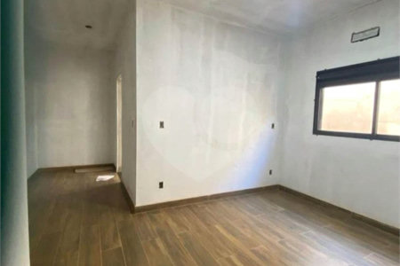 Casa Térrea à venda com 3 quartos, sendo 1 suíte, em Vila Cidade Industrial (vila Xavier), Araraquara, SP