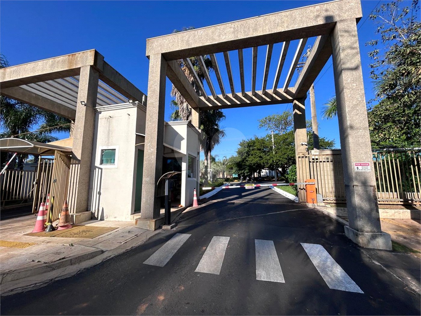 Apartamento no Monte D'oro á venda.