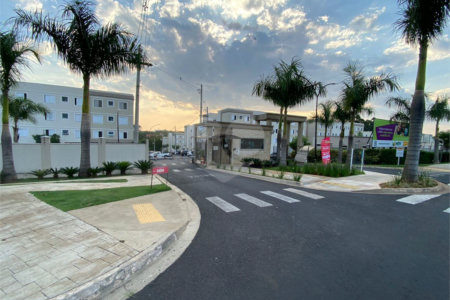 Apartamento no Condomínio Monte Stella