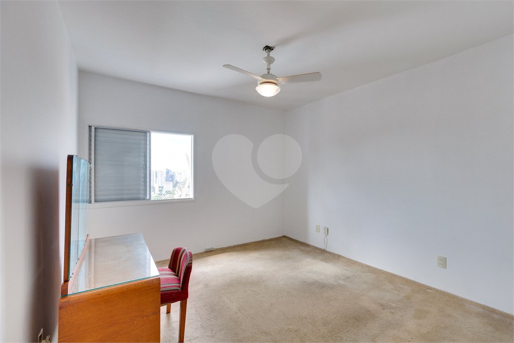 Apartamento à venda com 3 suítes em Real Parque, São Paulo, SP