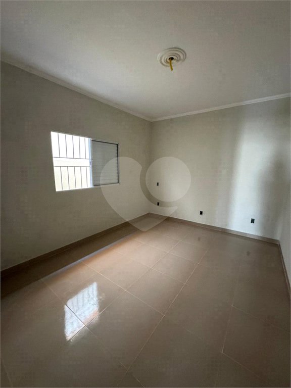 Casa com 02 Dormitórios á venda, em Cidade Aracy 2.