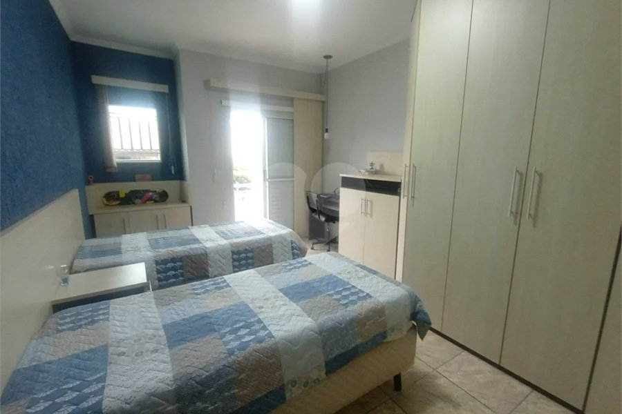 Sobrado à venda com 3 quartos, sendo 1 suíte,  em Vila Gustavo, São Paulo, SP