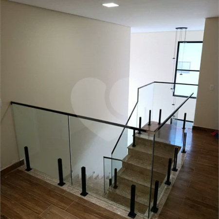 Casa com 3 suítes, piscina e área gourmet em terreno de 360m²