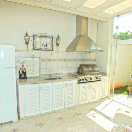 Casa à venda com 5 suítes no condomínio Vilaggio Monte Alegre, São Paulo - SP