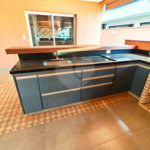 Exclusividade e Sofisticação no Swiss Park: O Sobrado Perfeito em São Carlos, com, 3 suites,2 salas, área Gourmet, persianas blackout automatizadas.