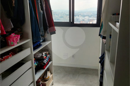 Apartamento no Brás repleto de lazer com 50 m² com 2 dormitórios e 1 vaga, Estuda Permuta