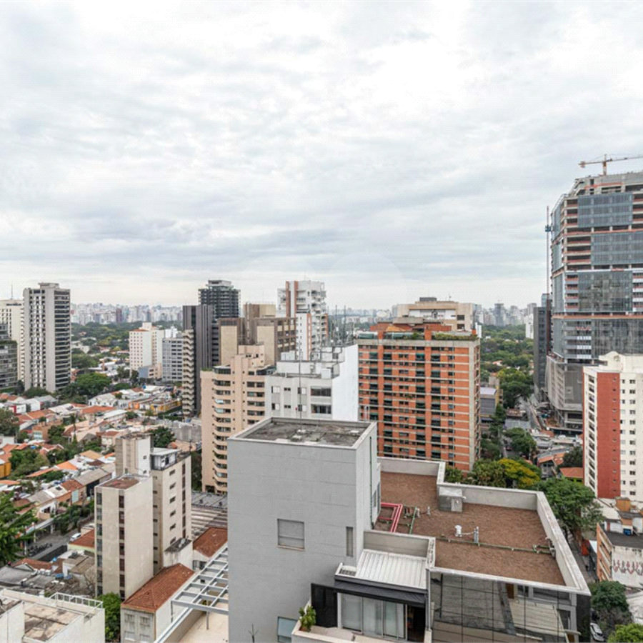 Seu novo lar em Pinheiros — onde design, luz natural e lifestyle se encontram
