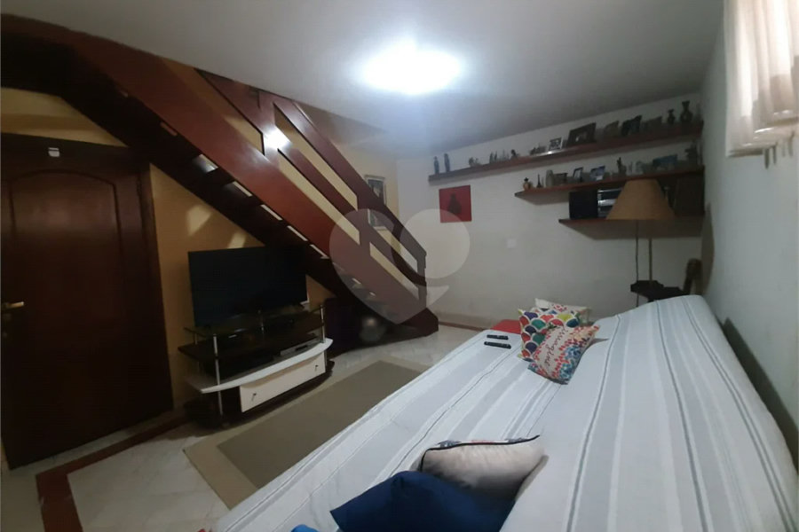 Casa térrea assobradada em rua fechada no Mandaqui - 3 quartos, 1 suite, 3 vagas