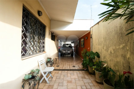 Casa a venda no Planalto Paulista, 2 suítes, 4 vagas, 230 m², quintal e localização privilegiada