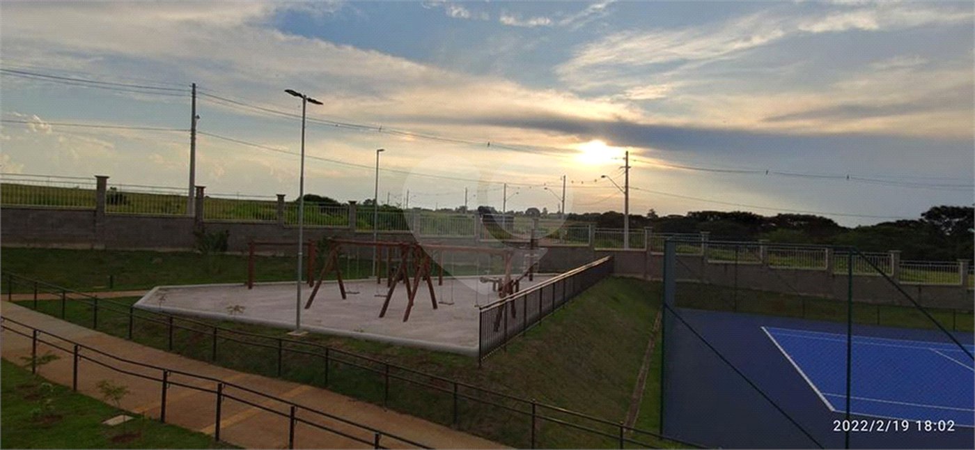 Terreno de 274,68 m² no Residencial Villeneuve