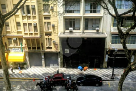 Amplo Apartamento à venda na região do Arouche
