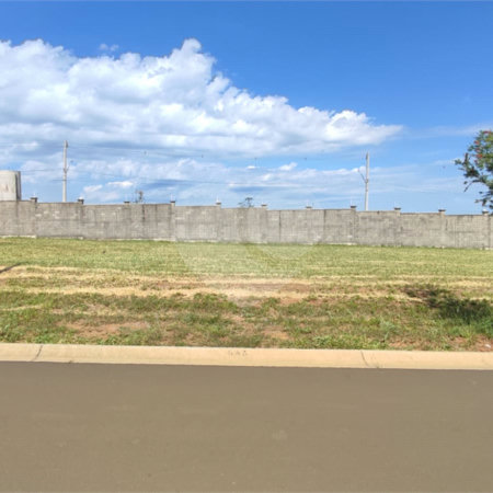 Lote à Venda em São Carlos, no Condomínio Villeneuve I