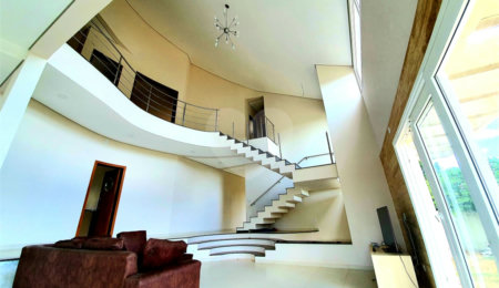 Casa à venda com 5 quartos, sendo 3 suítes,  no condomínio Serra da Estrela, Atibaia - SP