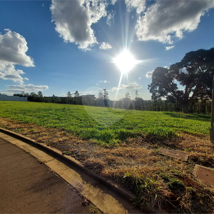 Terreno de 1400m² no Damha Golf com vista pro campo de Golf
