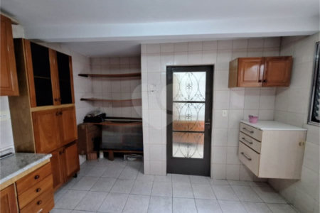 Sobrado com 2 dormitórios com 2 vagas de garagem