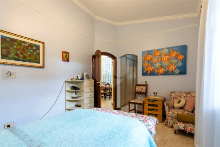 Casa a venda no Planalto Paulista, 2 suítes, 4 vagas, 230 m², quintal e localização privilegiada