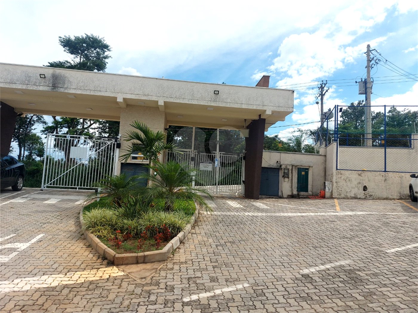 Sobrado à venda com 3 quartos, sendo 1 suíte, em Vila Omízollo, Louveira, SP