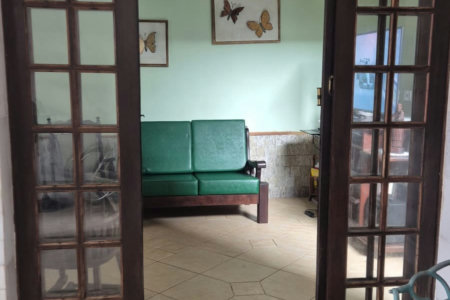 Casa à venda com 5 quartos, sendo 3 suítes, em Real, Praia Grande - SP