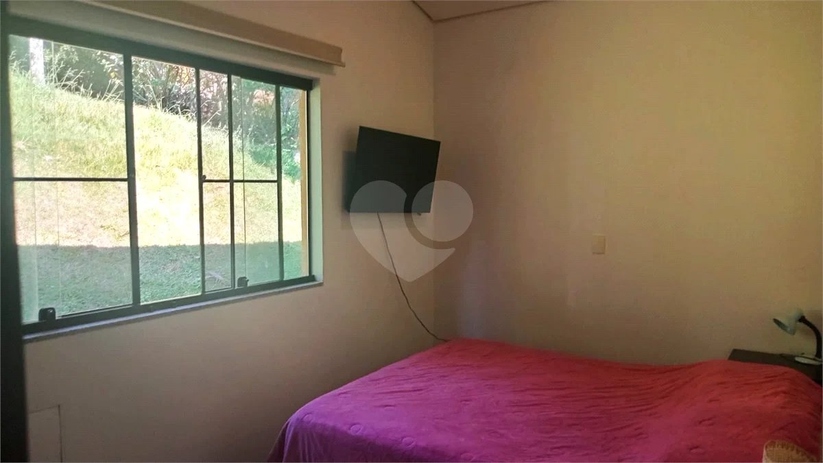 Casa à venda com 3 suítes no condomínio Vale da Santa Fé, Vinhedo - SP