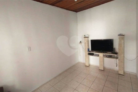 Casa e Salão Comercial a venda em Louveira - SP