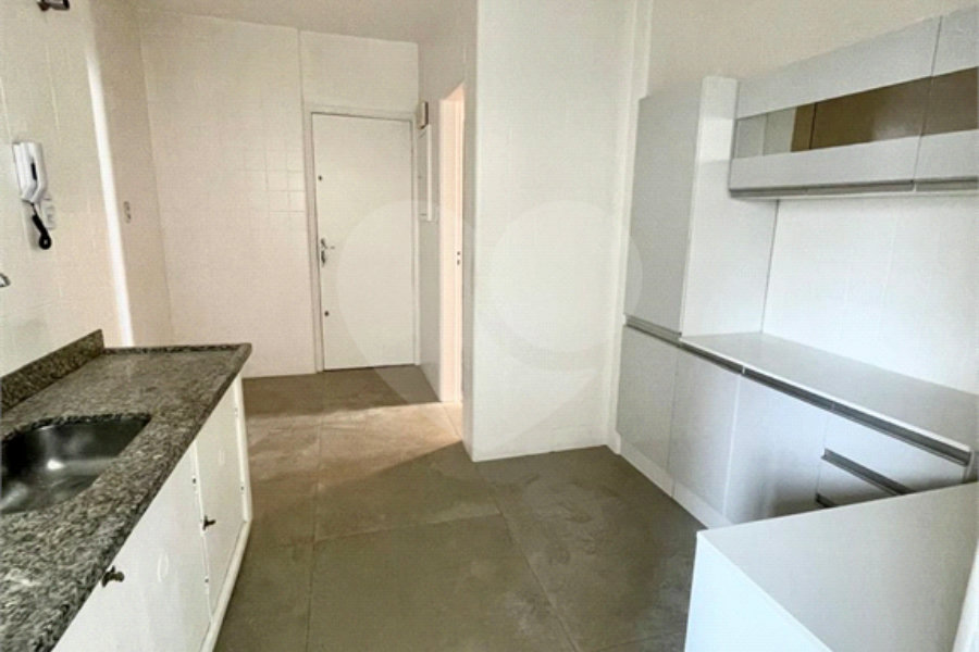 Apartamento no Jardins a passos da Oscar Freire