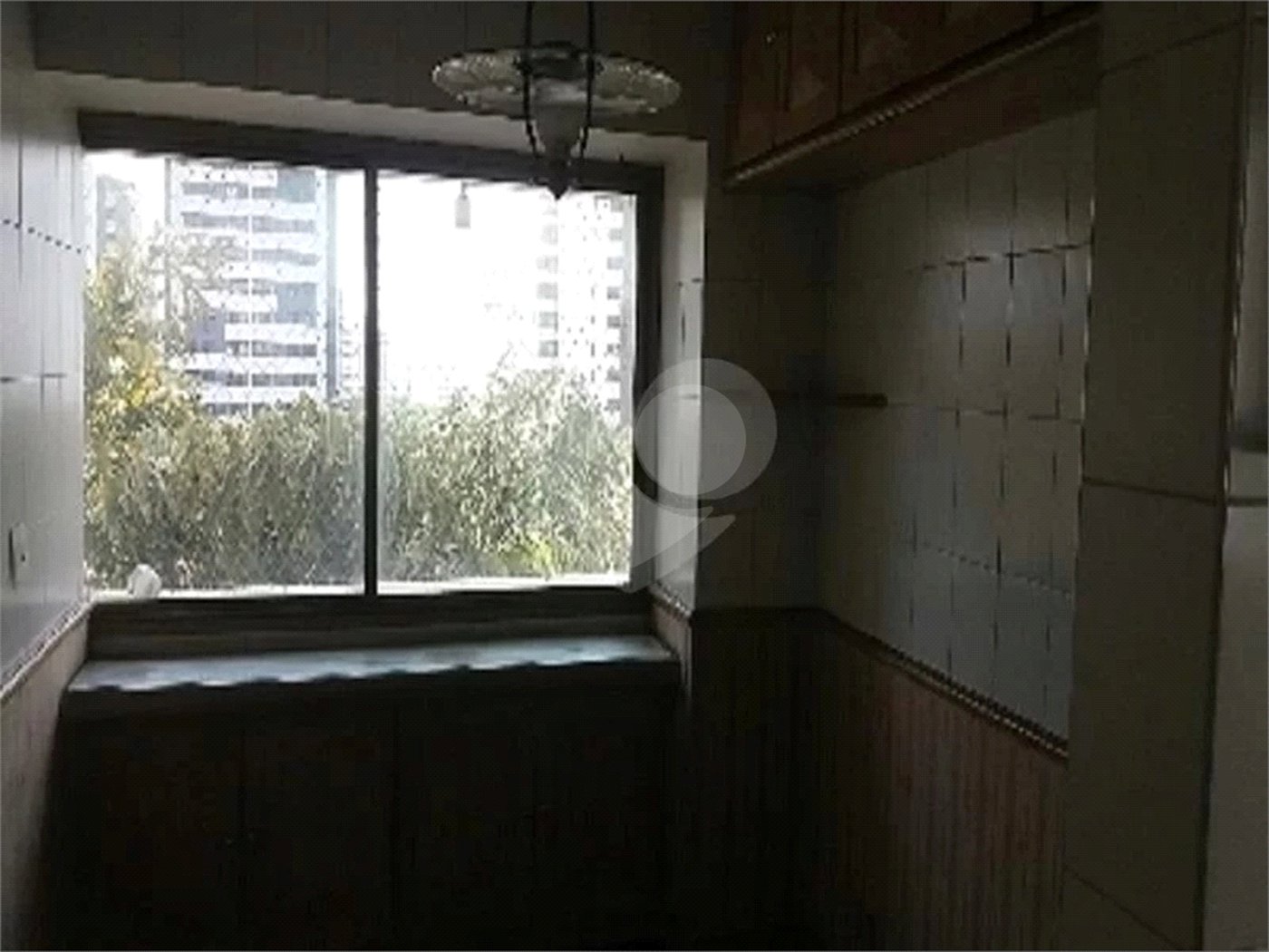 Apartamento 192m² à venda na Aclimação com 3 suítes e 3 vagas.