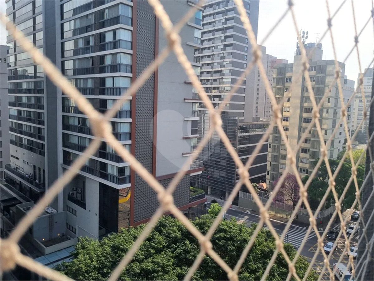 Apartamento 45m2 com 2 dormitórios e vaga no Jardins