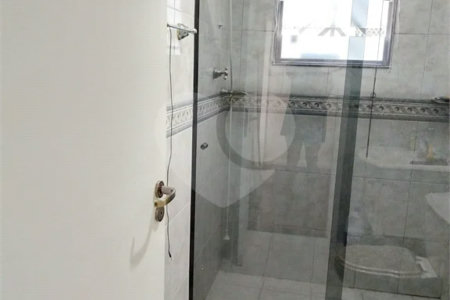 Casa com 324m², 4 dormitórios, sendo 1 suíte, 4 vagas, à venda no Jardim Las Vegas em Santo André.