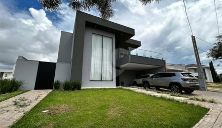 Casa à venda com 3 suítes no condomínio Damha III, São Carlos - SP