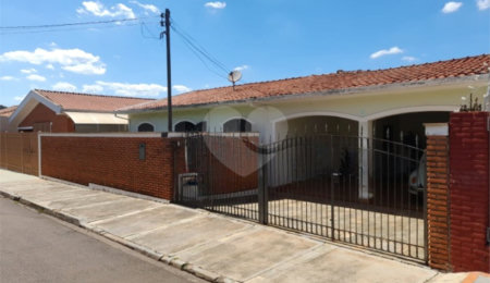 Casa à venda com 3 quartos, sendo 1 suíte,  em Vila Faria, São Carlos, SP