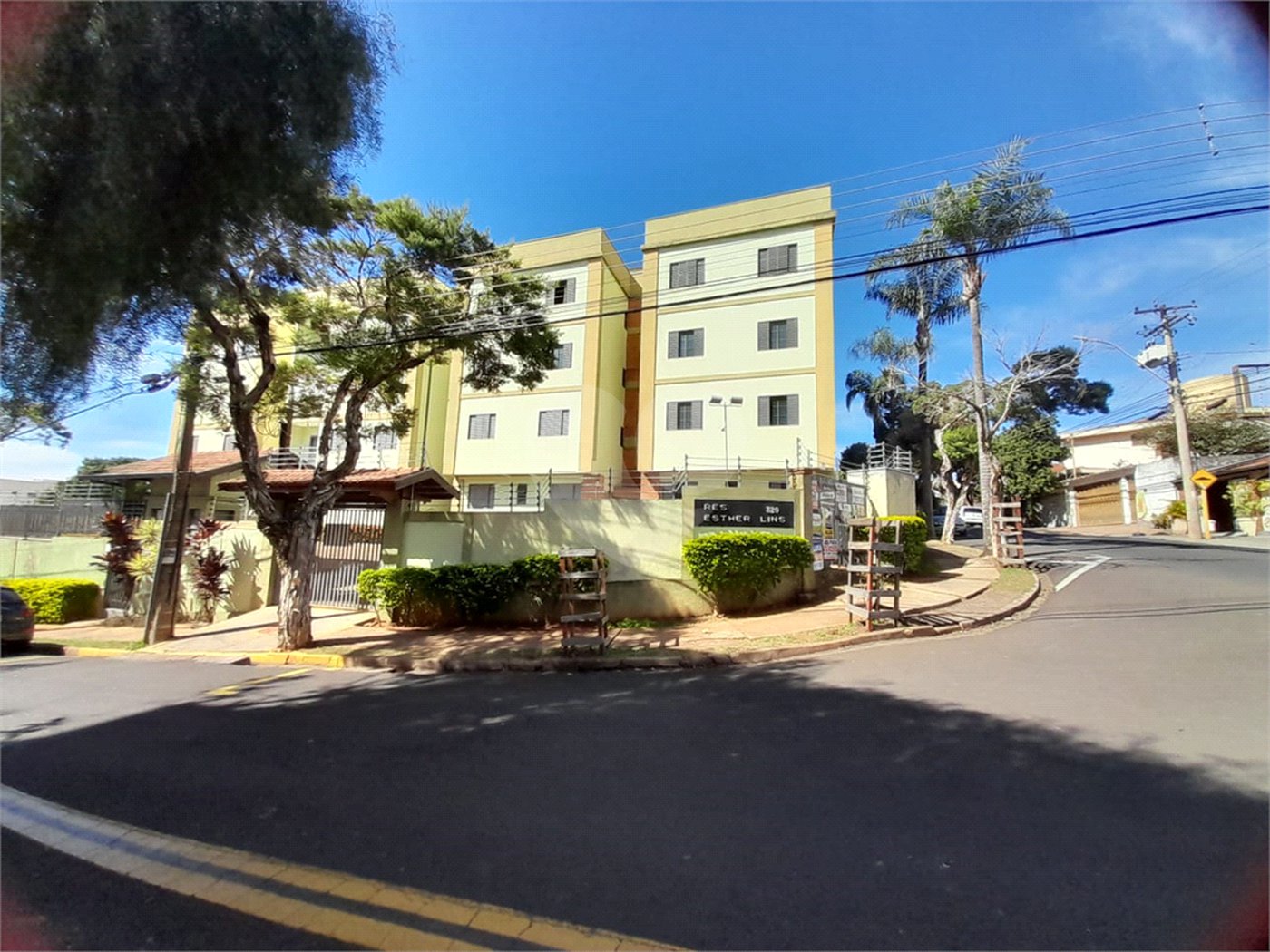 Apartamento à Venda no Edifício Esther Lins – Próximo à USP e UFSCar.