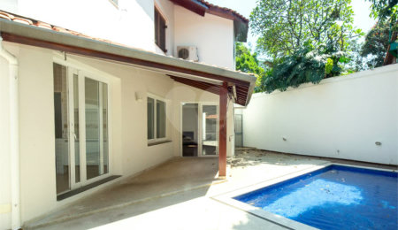 Sobrado à venda com 5 quartos, sendo 3 suítes,  em Alto da Boa Vista, São Paulo, SP