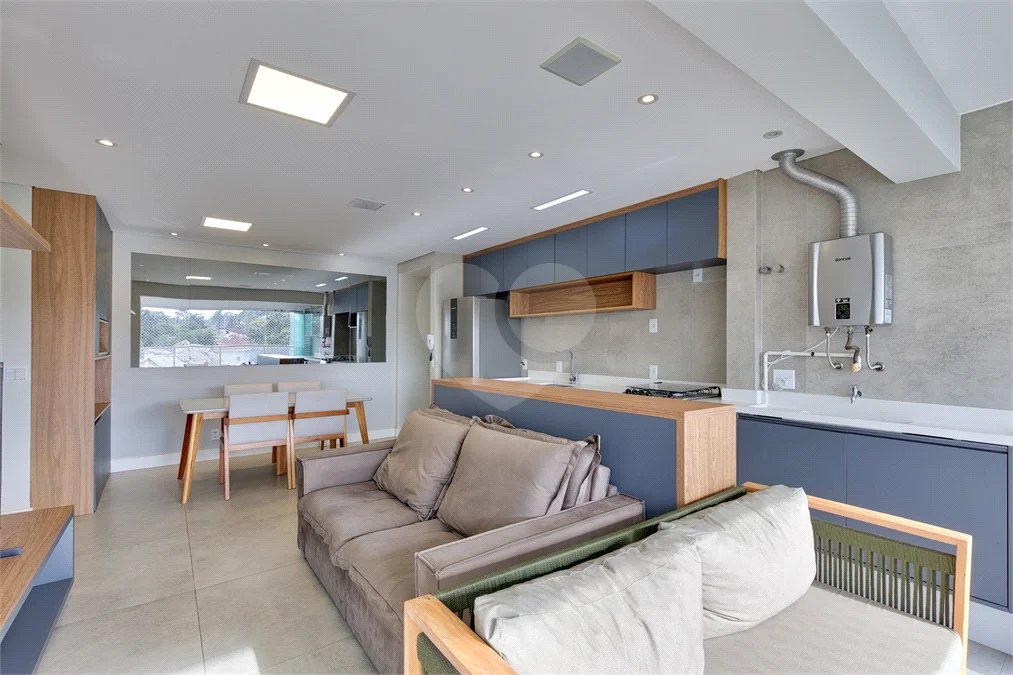 Apartamento com 68m² sala 02 ambientes, 02 dormitórios, sendo 01 suíte banheiro social e vaga no subsolo.! Venha conhecer!