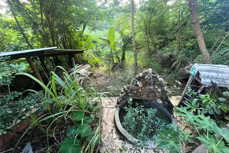 Casa ampla no bairro Terra Rica com 3 pavimentos e excelente estrutura.