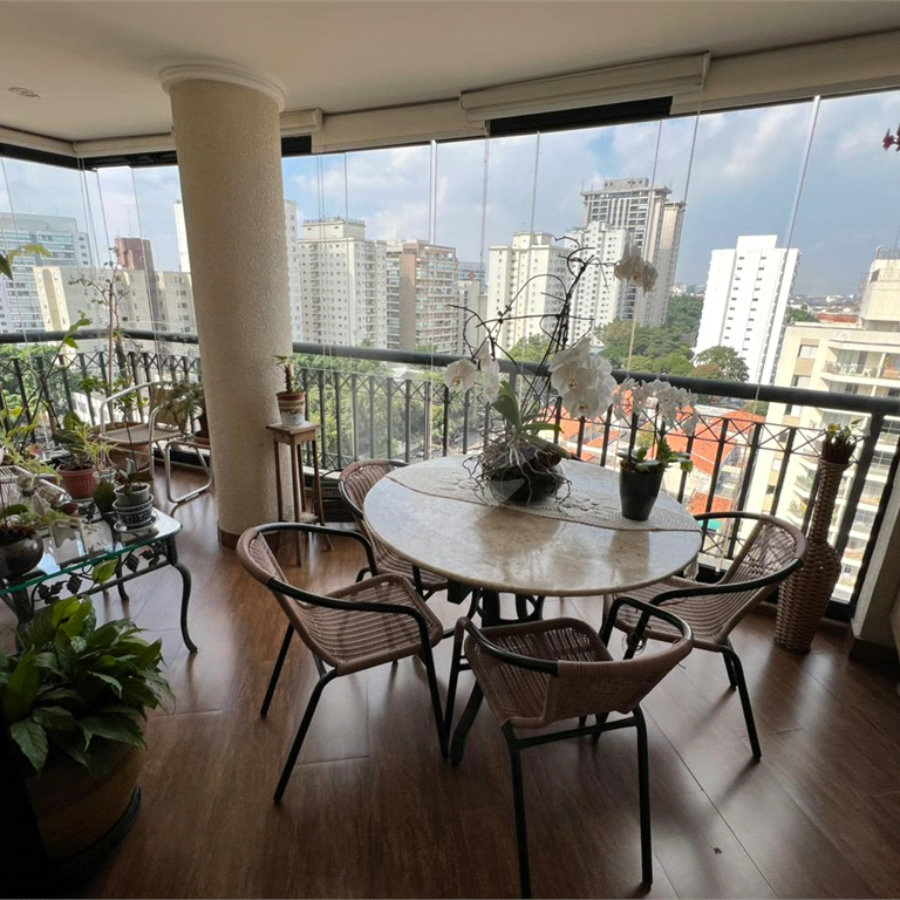 Apartamento com 2 quartos á venda no Campo Belo, São Paulo - SP