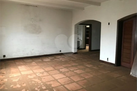 CASA À VENDA COLOCADA COM A SANTA CASA