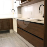 Apartamento 2 dormitórios, 1 suíte, 2 banheiros e 1 vaga de garagem.