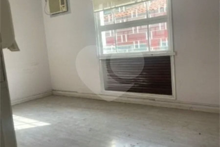 Casa comercial com 300m², 5 quartos, 2 vagas, para locação no Campo Belo!