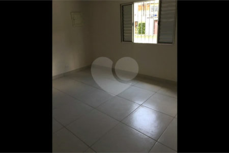 Casa terrea no Tremembe, com 250 m2,, proximo, ao Supermercados Ourinhos.