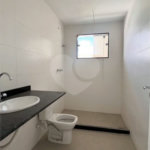 Casa duplex com 4 quartos, piscina e área gourmet, em condomínio com lazer completo e localização estratégica ao lado do Park Shopping.