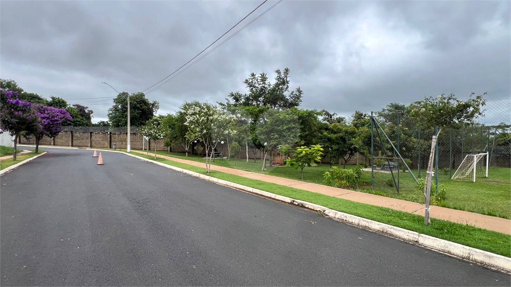 Lote de esquina à venda no Condomínio Faixa Azul