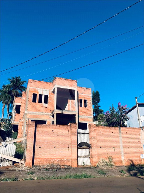 Imóvel em construção bem localizado