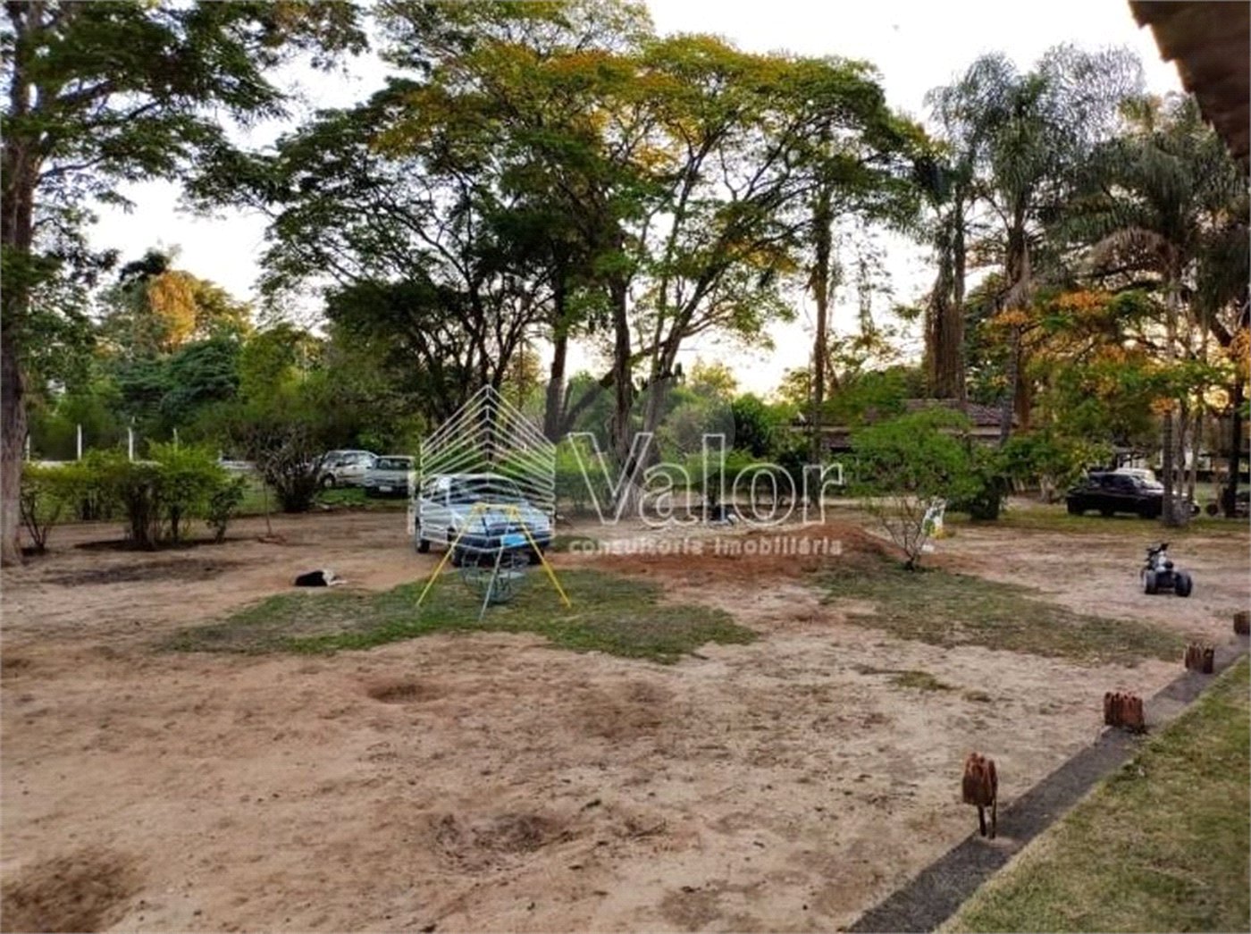 Chácara à venda com 4 quartos, sendo 1 suíte,  em Chácara Leila, São Carlos, SP