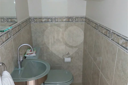 Sobrado á venda com 102m²- Vila Bertioga.