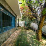 Casa à venda em Moema de 280m² com 4 dormitórios, sendo 1 suíte e 2 vagas de garagem.